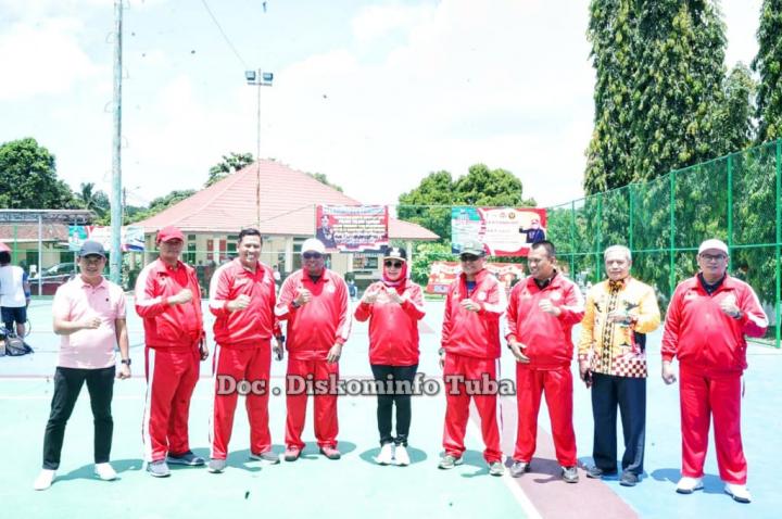Bupati Winarti Buka Tournamen Tenis Lapangan"Bupati CUP 2022" di Polres Tulang Bawang