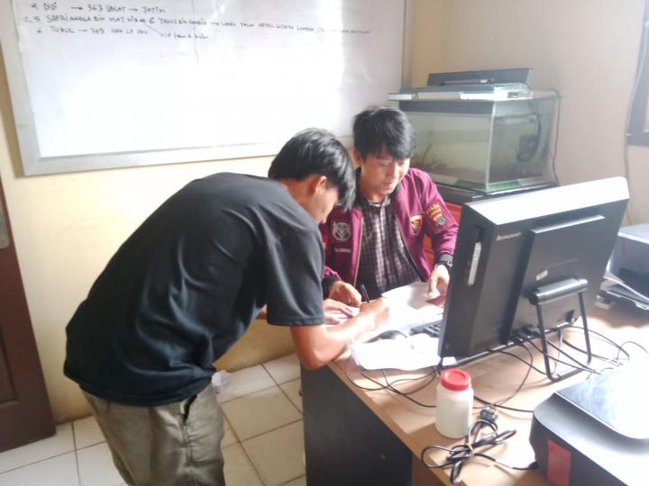 Apes! Nonton Orgen Warga Pekon Kubuperahu Lambar Kehilangan Motor
