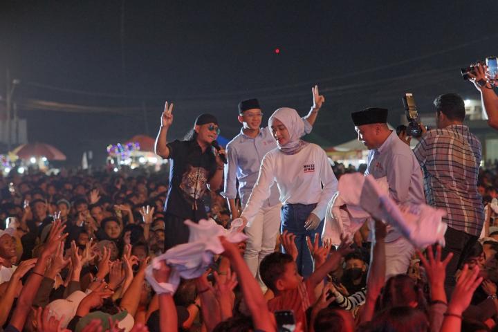 Calon Wakil Gubernur Lampung dr Jihan Penuh Semangat Sapa Ribuan Warga Di Tanjung Sari 