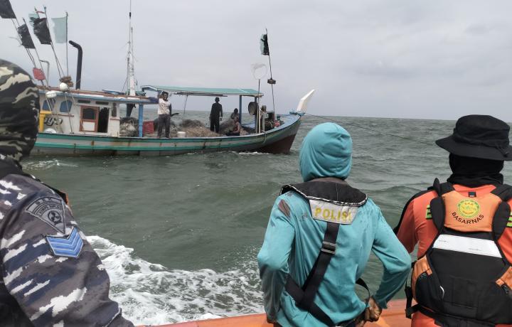 Jatuh dari Kapal Saat Melaut, Nelayan Asal Pandeglang Belum Ditemukan Akibat Cuaca Buruk