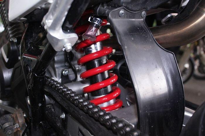 Bukan Sekadar Penahan Getar, Ini Fungsi Penting Sok Motor Honda yang Wajib Kamu Tahu
