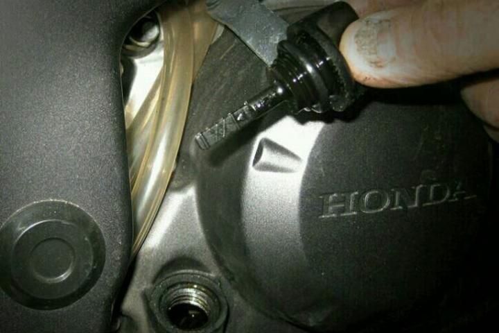Kurangi Gesekan Yang Dihasilkan Pada Mesin Motor Honda