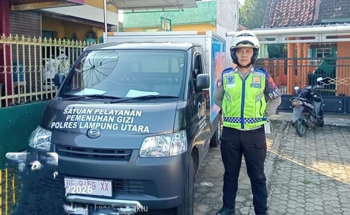 Pastikan Aman dan Lancar, Distribusi Makan Bergizi Gratis (MBG) di Lampung Utara Dikawal Polisi