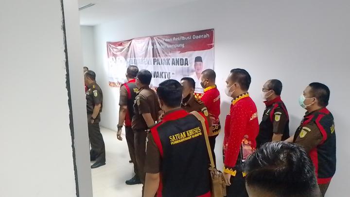Lengkapi Berkas Penyidikan Tipikor DLH Kota Bandar Lampung, Kejati Geledah Kantor BPPRD