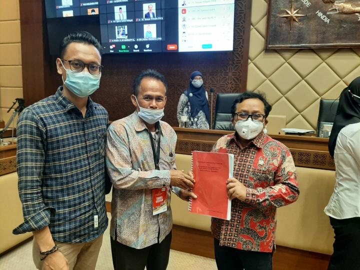LBH Dampingi Masyarakat Pasir Gintung Adukan Sengketa Lahan Dengan PT. KAI Ke Komisi II DPR RI