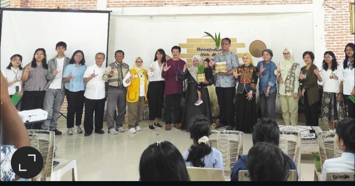 Gerakan Kecil Mewujudkan Hak Atas Pangan  Melalui Pembangunan  Pangan Berkelanjutan   di Asilo Hermelink