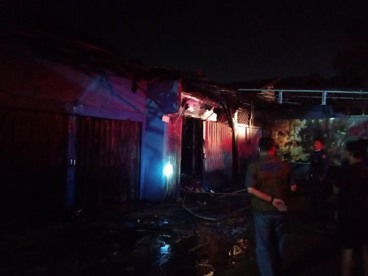 Breaking News: Toko Grosir Sembako di Jalan Indra Bangsawan Terbakar 