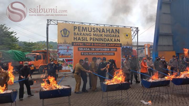Mencapai 30,6 Miliyar, KPPBC Musnakan Barang ilegal