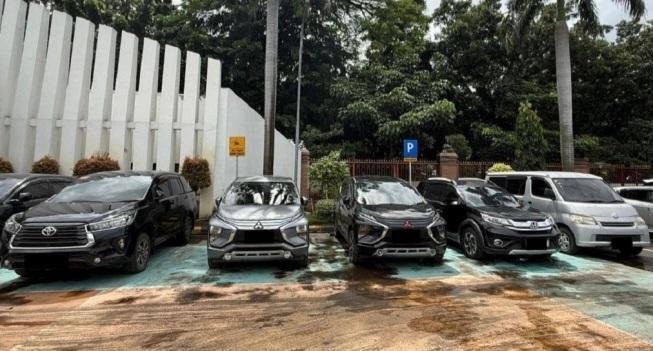 KPK Sita 5 Mobil Operasional Tersangka Korupsi Importasi di Bea Cukai