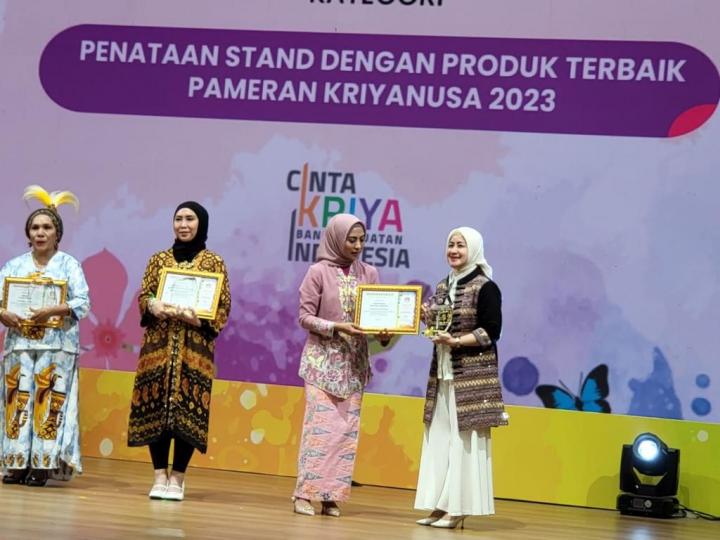 Stand Dekranasda Lampung Juara 1 Pameran Kriya Nusa 2023 