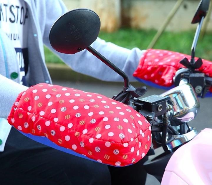 Bahaya Menggunakan Sarung Tangan Motor Model Tempel Setang