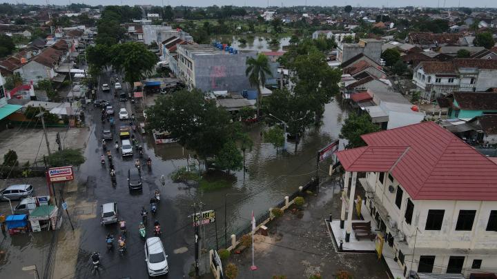 Banjir Berulang di Bandar Lampung, Bukti Gagalnya Pengelolaan Lingkungan, Akankah Kepemimpinan Baru Berkomitmen ?