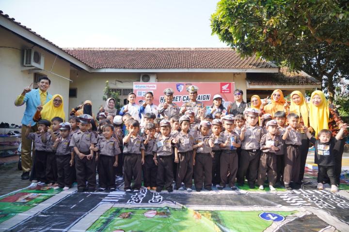 Tunas Dwipa Matra Perkenalkan Mini Road Eduplay (MRE) dalam Edukasi Safety Riding di TK Bintang Ceria 2   