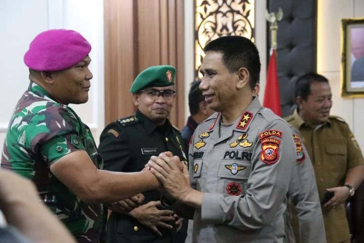 Wujudkan Sinergitas, Danbrigif 4 Marinir/BS Hadiri Pisah-sambut Kapolda LampungÂ 