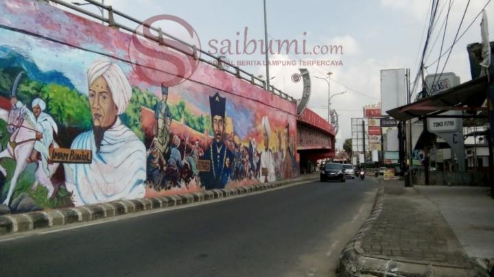 Yey! Pelukisan Mural di Flyover MBK Sudah Dilanjutkan Kembali