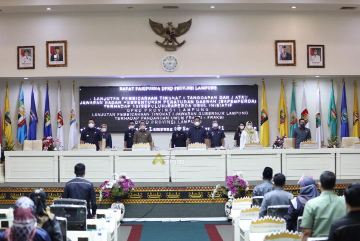 Gubernur Arinal Sampaikan Jawaban atas Pemandangan Umum Fraksi DPRD terhadap 8 Raperda Prakarsa Pemerintah Provinsi Lampung