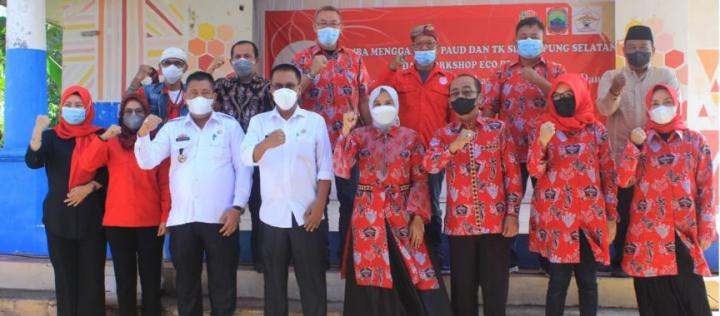 Bunda Winarni Buka Workshop Eco Printing dan Lomba Mewarnai Tingkat Paud dan TK se-Lampung Selatan