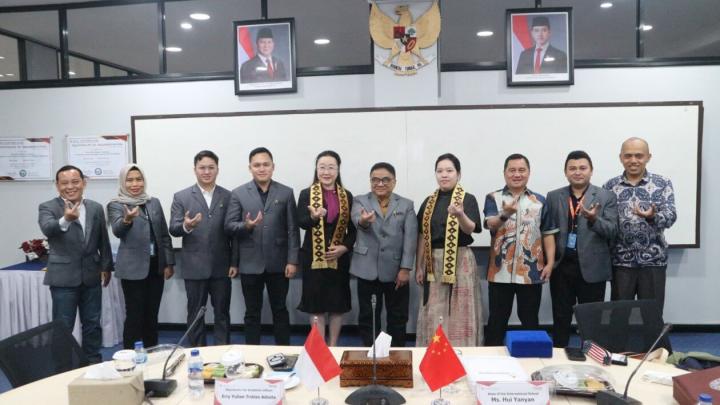 Universitas Bandar Lampung Perkuat Internasionalisasi melalui Kerja Sama dengan Guangzhou Huashang College Tiongkok