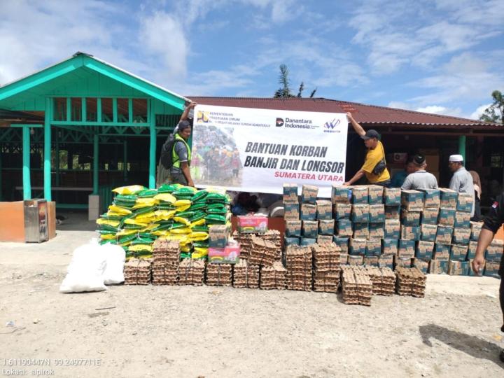 Lakukan Aksi Tanggap Darurat, Waskita Karya Salurkan Ratusan Bantuan ke Kawasan Bencana di Sumatra