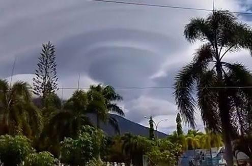 Viral Awan Mirip Pusaran di Gunung Tanggamus, Ini Penjelasan BMKG