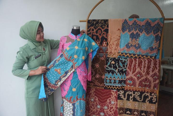Menilik Keanggunan Asri Tapis Lampung: Saat Tradisi Menemukan Wajah Modernnya   