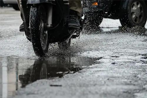 Bagian Sepeda Motor Ini Bisa Cepat Rusak, Segera Dicuci Jika Terkena Hujan