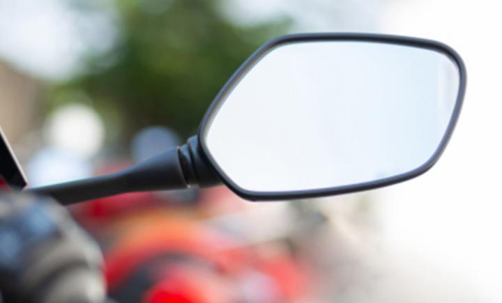 Cara Bikin Kaca Spion Berkilau