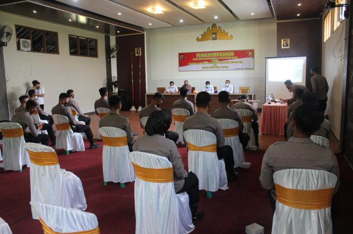 BIDGAKKUM Polda Lampung Lakukan Penyuluhan Hukum di Polres Tubaba