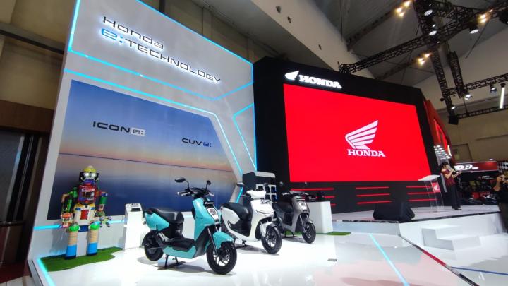 Honda ICON e: dan CUV e : Meriahkan Booth AHM di IMOS 2024 
