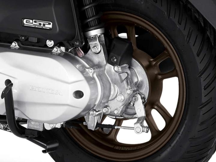 Khusus Pengguna Motor Matic, Jangan Lupa Untuk Ganti Oli Gardan