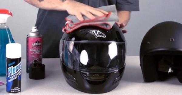 Cegah Kotor dan Bau, Sebaiknya Seberapa Sering Helm Dicuci?