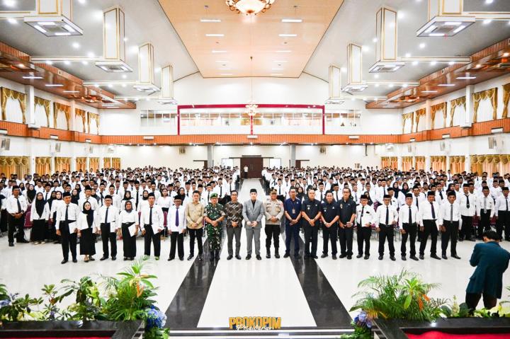 Bupati Pesawaran Lakukan Pengukuhan Perpanjangan Jabatan 1024 Anggota BPD di Seluruh Desa