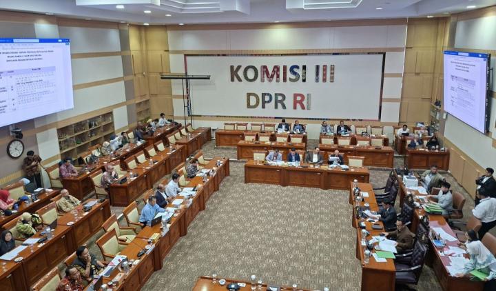 Ketok Palu! DPR Sahkan Perubahan Ketiga UU Polri