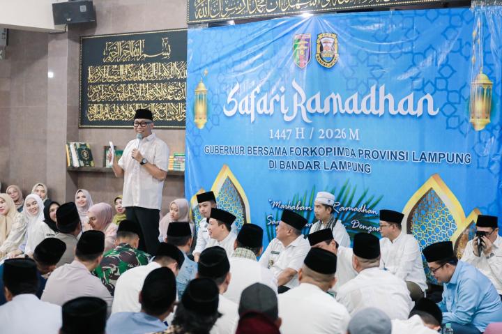 Safari Ramadan di Bandar Lampung, Gubernur Rahmat Mirzani Djausal Ajak Masyarakat Tumbuhkan Semangat Gotong Royong Membangun Daerah   