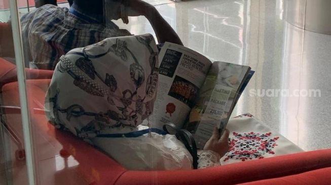 Kenakan Baju Putih, Kadinkes Lampung Hadiri Panggilan KPK Soal Harta JanggalÂ 