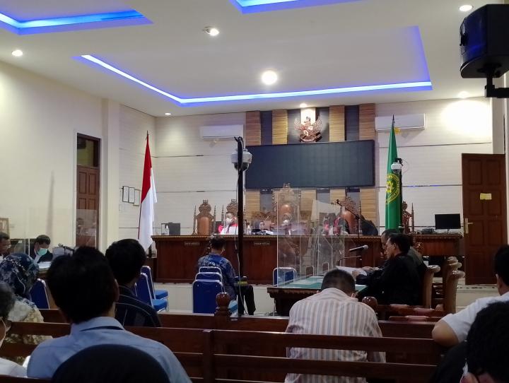 JPU KPK Tuntut 2 Tahun Penjara Terdakwa Andi DesfiandiÂ 