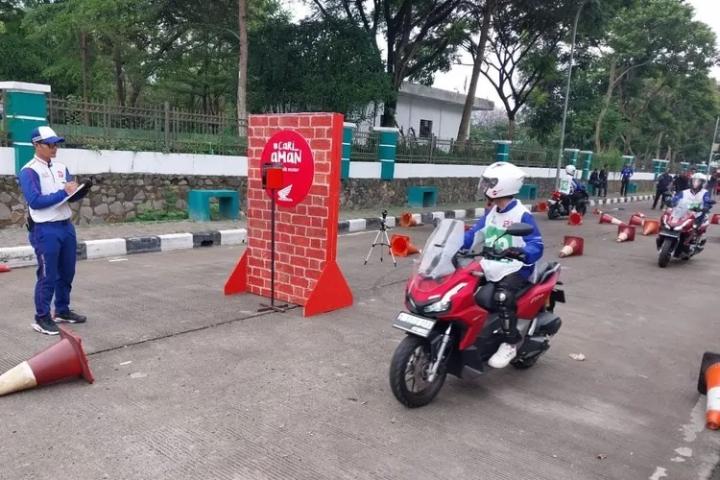 Dukung Safety Riding, Honda Astra Imam Bonjol Sorot Peran Teknologi Canggih pada Sepeda Motor Honda