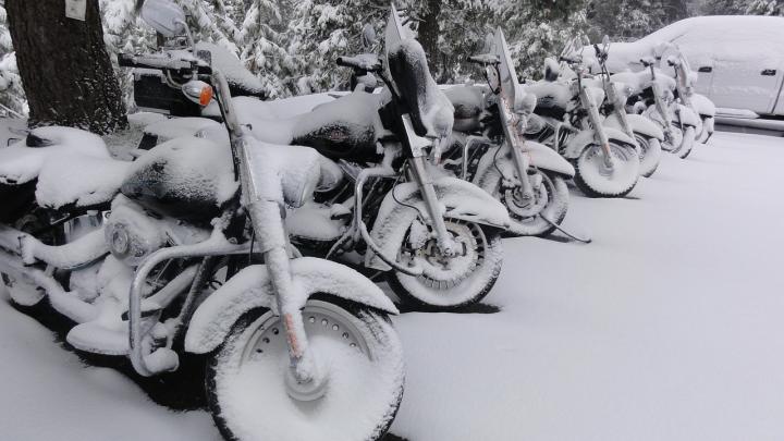Alasan Mesin Motor Sulit Dihidupkan Saat Cuaca Dingin   