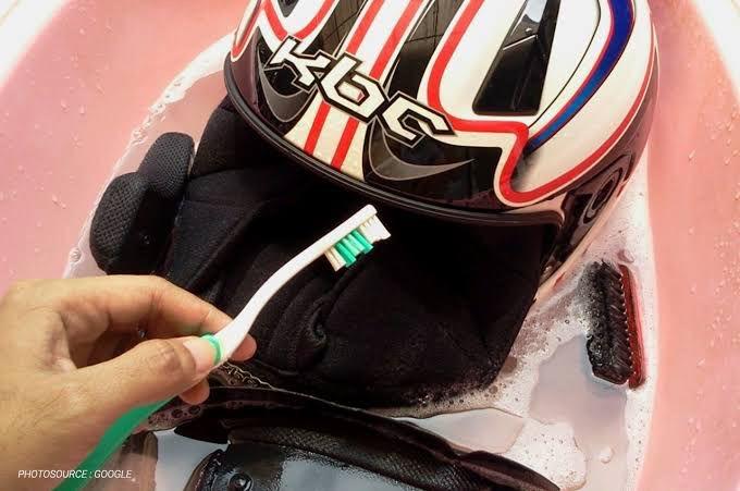 Cegah Kotor dan Bau, Sebaiknya Seberapa Sering Helm Dicuci?   