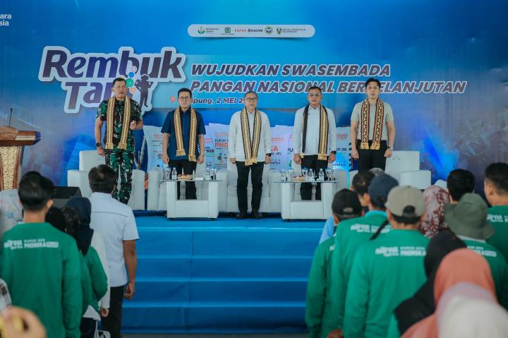 Naik 168 Persen Dari Tahun 2025, Dirut PT Pupuk Indonesia Rahmad Pribadi : Petani lebih mudah menebus pupuk karena Menko Pangan Zulkifli Hasan   