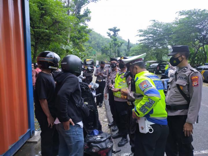 Mabok dan Ugal-ugalan di JJLS Puluhan Remaja Ingin Berwisata Diminta Putar Balik