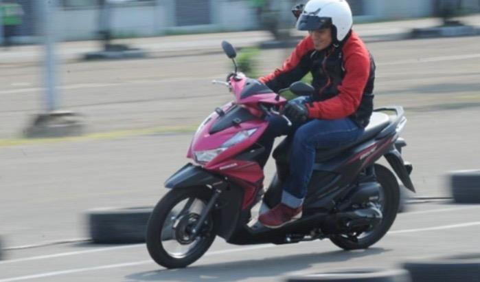 Honda BeAT FI Tiba-tiba Ngegas Sendiri? Ini Penyebab Sepele dan Cara Mengatasinya!
