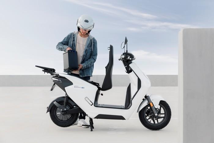 Tak Perlu Khawatir Saat Musim Hujan Bersama Motor EV Honda