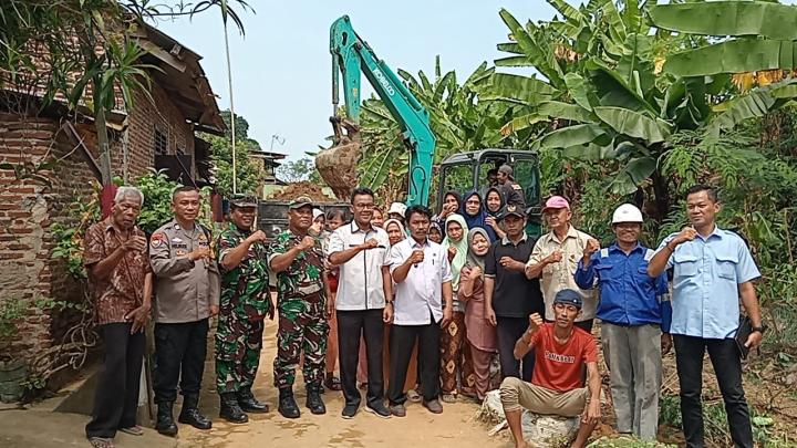 Patut Diacungi Jempol, Warga Karang Mekar Panjang Bandar Lampung Normalisasi Drainase Pakai Dana Swadaya Inisiatif Pribadi