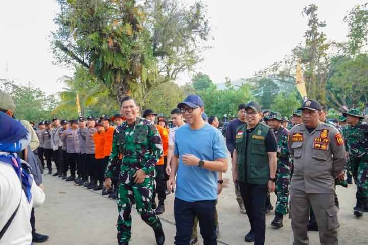 Pimpin Gerakan Radin Inten Asri, Gubernur Mirza Perkuat Budaya Gotong Royong Jaga Pesisir Lampung