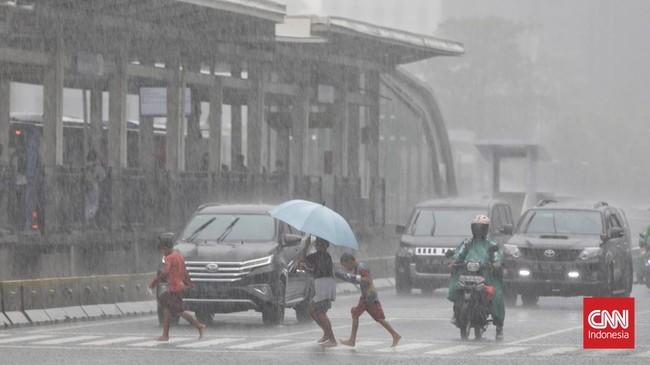 Cuaca Diperkirakan Ekstrem Saat Mudik Lebaran, BMKG Meminta Pemudik Waspada