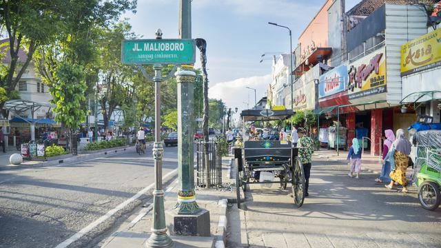 Tak Masalah PPKM Diperpanjang, Asal PKL Malioboro Bisa Jualan
