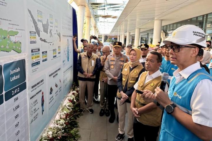 Menteri Energi dan Sumber Daya Mineral (ESDM) Bahlil Lahadalia Melakukan Inspeksi Ke SPKLU di Pelabuhan Merak