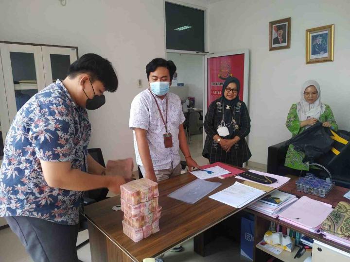 Penyetoran Uang Denda Dua Tindak Pidana Korupsi di LampungÂ 