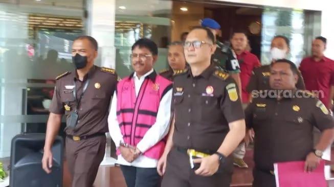 Rabu Kelabu Menkominfo Johnny G Plate, Jadi Tersangka dan Ditahan